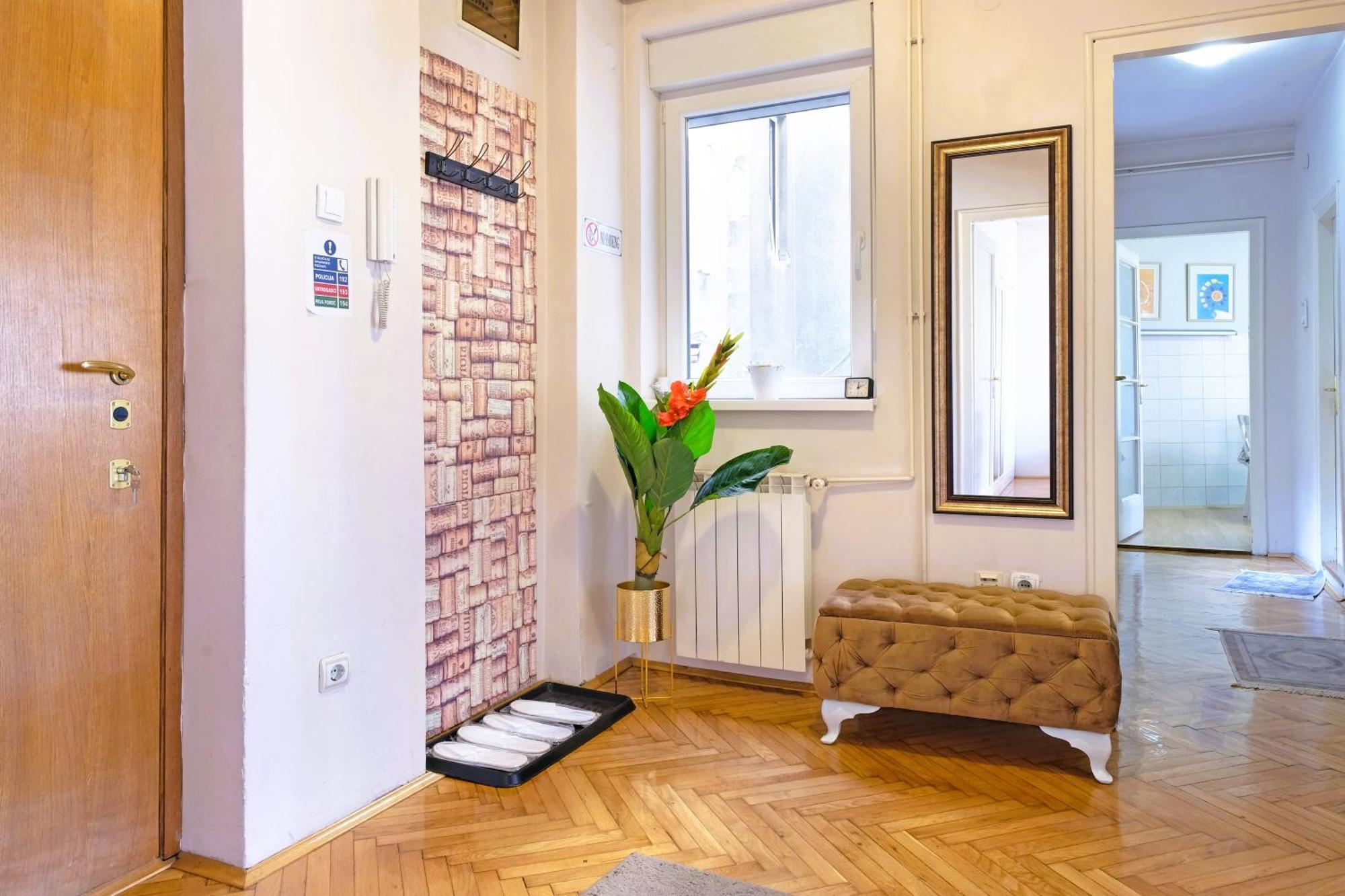 Windows City Apartment Belgrade Extérieur photo